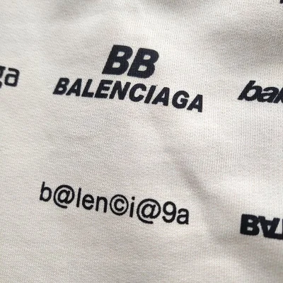 Шорты Balenciaga With Multi-Faceted Logos "White" фото № 9