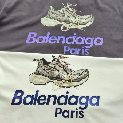 Футболка Balenciaga Torn Style With Printed Shoes "Black" фото № 3 Футболка Balenciaga Torn Style With Printed Shoes "Black" фото № 3