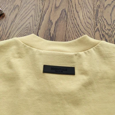 Футболка Fear Of God With Black Patch On The Back - Logo "Yellow" фото № 4 Футболка Fear Of God With Black Patch On The Back - Logo "Yellow" фото № 4