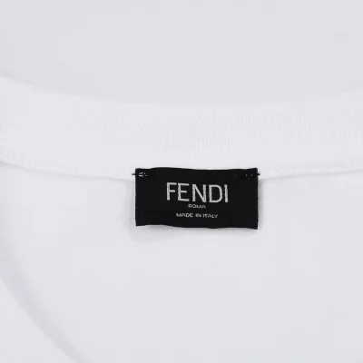 Футболка Fendi With Bright Insert And Text Logo "White" фото № 7 Футболка Fendi With Bright Insert And Text Logo "White" фото № 7
