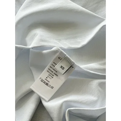 Футболка Givenchy Logo-Print Detai "White" фото № 6 Футболка Givenchy Logo-Print Detai "White" фото № 6