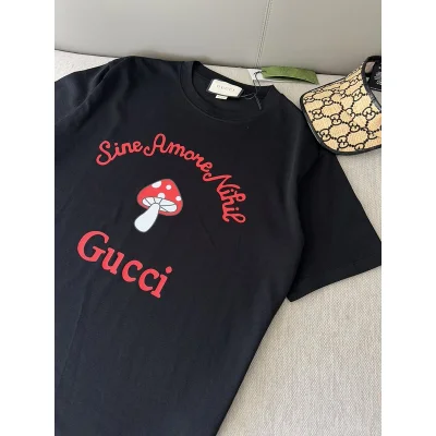 Футболка Gucci With A Fly Agaric Print "Black" фото № 4 Футболка Gucci With A Fly Agaric Print "Black" фото № 4