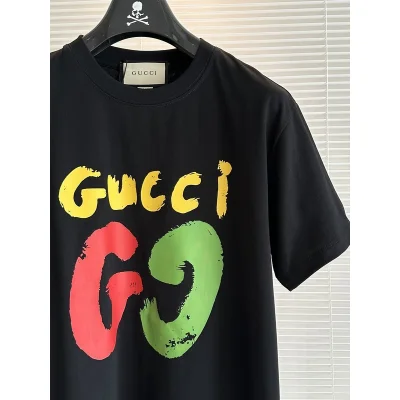 Футболка Gucci With Multi-Colored Text Logo "Black" фото № 3
