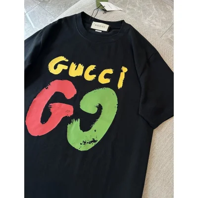Футболка Gucci With Multi-Colored Text Logo "Black" фото № 6