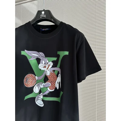 Футболка Louis Vuitton Bugs Bunny Basketball Player "Black" фото № 3 Футболка Louis Vuitton Bugs Bunny Basketball Player "Black" фото № 3