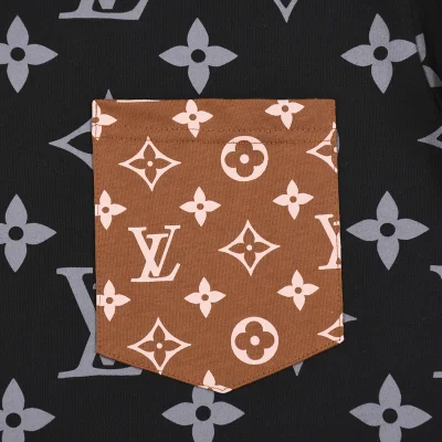 Футболка Louis Vuitton With A Decorative Pocket "Black" фото № 4