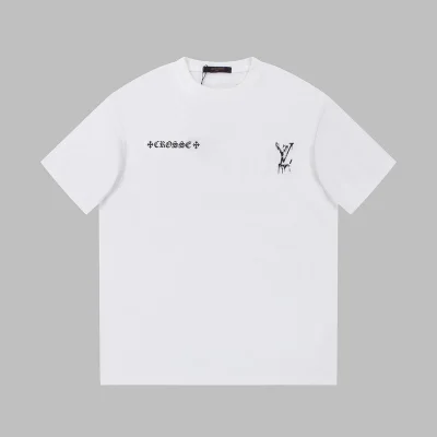 Футболка Louis Vuitton X Chrome Hearts With An Inscription And Logo "White" фото № 6 Футболка Louis Vuitton X Chrome Hearts With An Inscription And Logo "White" фото № 6