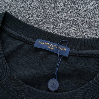 Футболка Louis Vuitton With Curly Logo "Black" фото № 5 Футболка Louis Vuitton With Curly Logo "Black" фото № 5