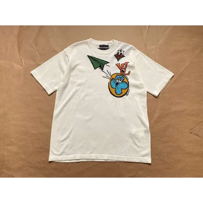 Футболка Louis Vuitton Green Paper Airplane "White" фото № 5 Футболка Louis Vuitton Green Paper Airplane "White" фото № 5