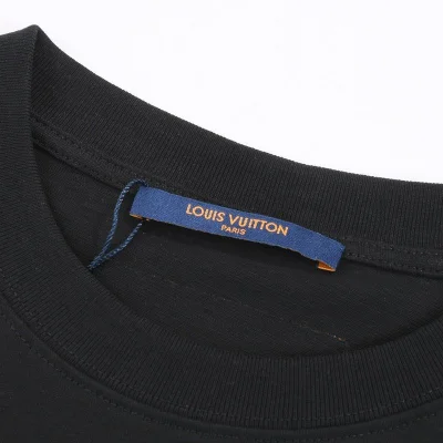 Футболка Louis Vuitton With An Illuminated Logo Print "Black" фото № 7