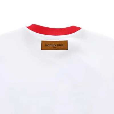 Футболка Louis Vuitton Brand Abbreviation "White" фото № 5 Футболка Louis Vuitton Brand Abbreviation "White" фото № 5