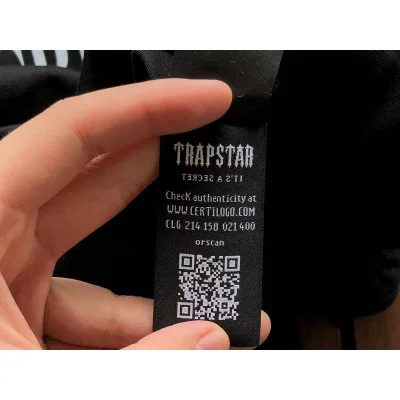 Футболка Trapstar Lettering It's A Secret "Black" фото № 5 Футболка Trapstar Lettering It's A Secret "Black" фото № 5