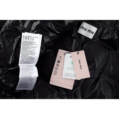 Пуховик Miu Miu Quilted Crop "Black" фото № 2 Пуховик Miu Miu Quilted Crop "Black" фото № 2