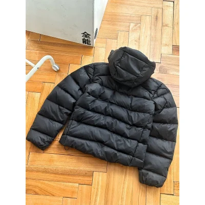 Пуховик Patagonia Additional Front Pockets "Black" фото № 2