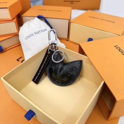 Брелок Louis Vuitton Shaped Like Ears "Black" фото № 6