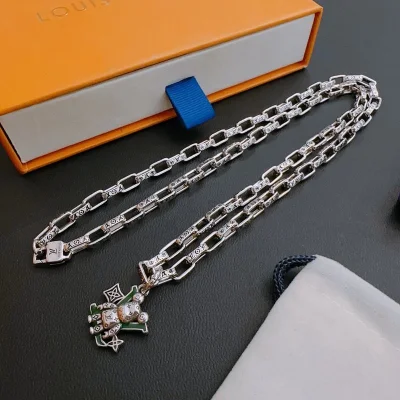 Подвеска Louis Vuitton Decorated Symbols And Logo - Bear "Silver" фото № 7