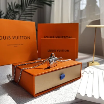 Подвеска Louis Vuitton With Bag Icon "Silver" фото № 2