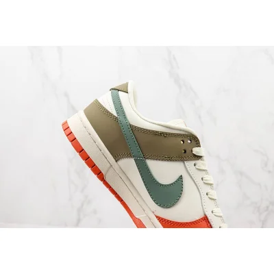 Nike SB Dunk Low "Unefeated" фото № 4 Nike SB Dunk Low "Unefeated" фото № 4