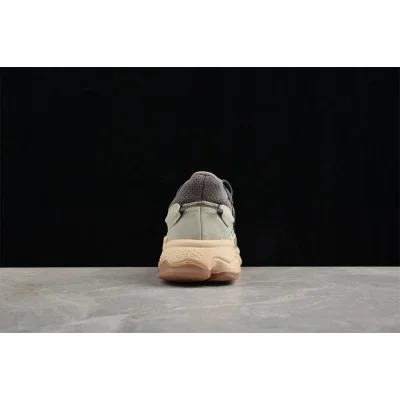 Adidas Originals Ozweego TR "Charcoal/Putty Grey/Sand Strata" фото № 5