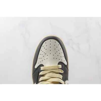 Travis Scott x Air Jordan 1 Low "Dark Mocha" фото № 3 Travis Scott x Air Jordan 1 Low "Dark Mocha" фото № 3