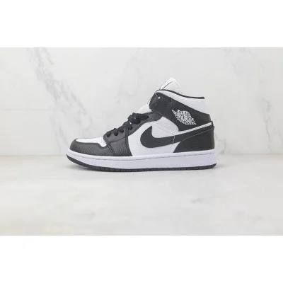 Air Jordan 1 Mid SE "Black/White" фото № 2 Air Jordan 1 Mid SE "Black/White" фото № 2
