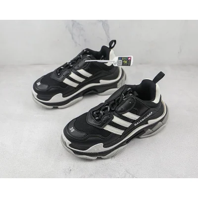 Balenciaga Triple S "Reverse Black/White" фото № 5 Balenciaga Triple S "Reverse Black/White" фото № 5