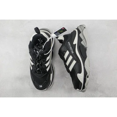 Balenciaga Triple S "Reverse Black/White" фото № 7 Balenciaga Triple S "Reverse Black/White" фото № 7