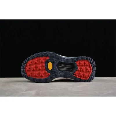 Moncler Trailgrip "White/Dark Blue" фото № 4 Moncler Trailgrip "White/Dark Blue" фото № 4