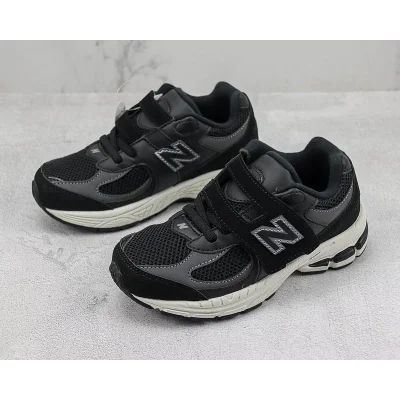 New Balance 2002R Hook & Loop "Black/White" фото № 5