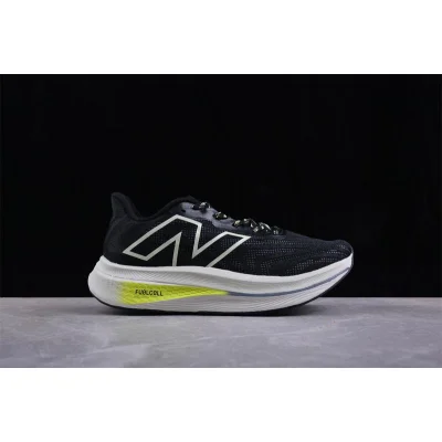 New Balance FuelCell SuperComp Trainer V2 "Black/Thirty Watt" фото № 2