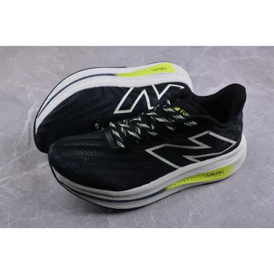 New Balance FuelCell SuperComp Trainer V2 "Black/Thirty Watt" фото № 6