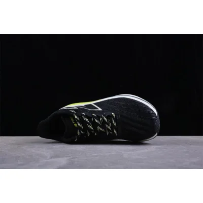 New Balance FuelCell SuperComp Trainer V2 "Black/Thirty Watt" фото № 3