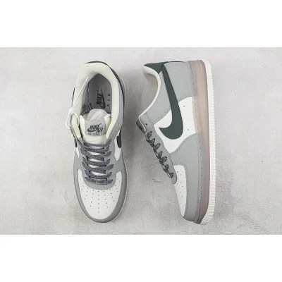 Nike Air Force 1 Low "Atmosphere Grey" фото № 6 Nike Air Force 1 Low "Atmosphere Grey" фото № 6