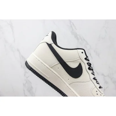 Terror Squad x Nike Air Force 1 Low "Pearl White/Black" фото № 3 Terror Squad x Nike Air Force 1 Low "Pearl White/Black" фото № 3