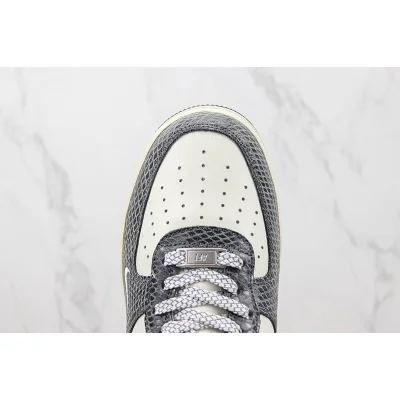 Undefeated x Nike Air Force 1 Low "Cocoa Snake" фото № 4