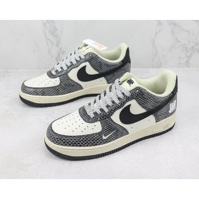 Undefeated x Nike Air Force 1 Low "Cocoa Snake" фото № 5