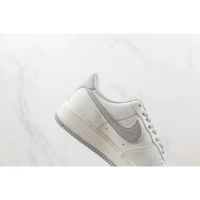Nike Air Force 1 07 Low "NYC/White/Silver/Grey" фото № 3 Nike Air Force 1 07 Low "NYC/White/Silver/Grey" фото № 3