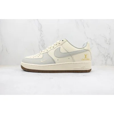 Louis Vuitton x Nike Air Force 1 Low "Gold/Silver/White" фото № 2 Louis Vuitton x Nike Air Force 1 Low "Gold/Silver/White" фото № 2