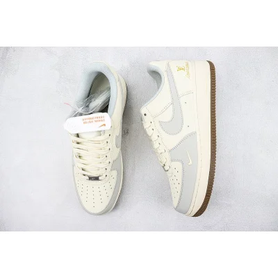 Louis Vuitton x Nike Air Force 1 Low "Gold/Silver/White" фото № 7 Louis Vuitton x Nike Air Force 1 Low "Gold/Silver/White" фото № 7