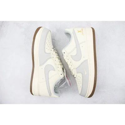 Louis Vuitton x Nike Air Force 1 Low "Gold/Silver/White" фото № 6 Louis Vuitton x Nike Air Force 1 Low "Gold/Silver/White" фото № 6