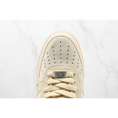 Louis Vuitton x Nike Air Force 1 Low "Beige/White/Leaf Green" фото № 4 Louis Vuitton x Nike Air Force 1 Low "Beige/White/Leaf Green" фото № 4