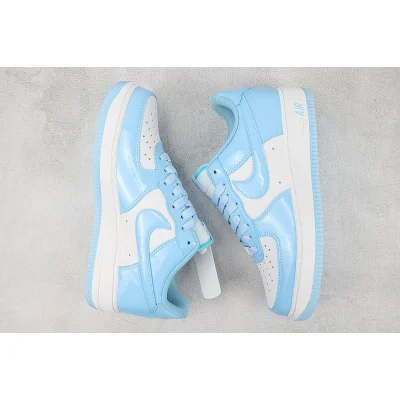 Nike Air Force 1 Low "North Carolina Blue" фото № 7 Nike Air Force 1 Low "North Carolina Blue" фото № 7