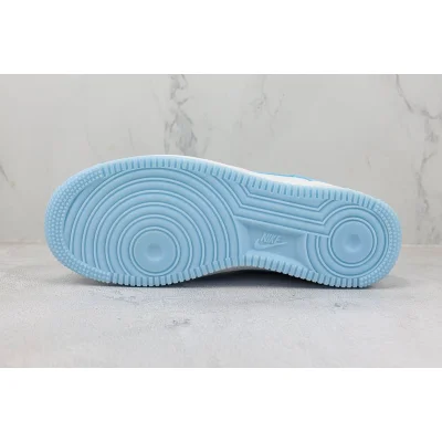 Nike Air Force 1 Low "North Carolina Blue" фото № 8 Nike Air Force 1 Low "North Carolina Blue" фото № 8