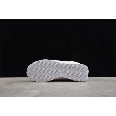 Nike Cortez "Phantom Coconut Milk" фото № 4 Nike Cortez "Phantom Coconut Milk" фото № 4