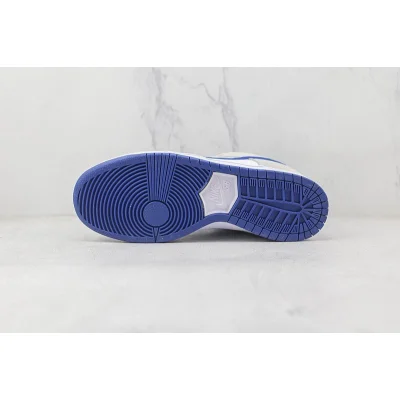 Nike Dunk Low Pro SB "Matte Silver/Varsity Royal" фото № 8 Nike Dunk Low Pro SB "Matte Silver/Varsity Royal" фото № 8