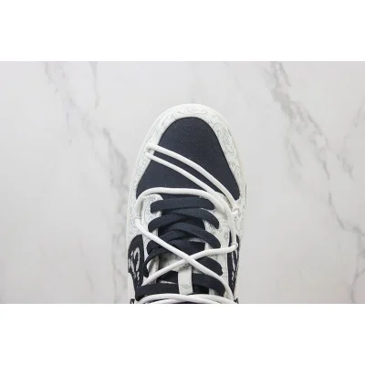 Nike Dunk Low "White/Black Paisley" фото № 4 Nike Dunk Low "White/Black Paisley" фото № 4