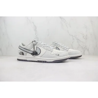 The North Face x Nike Dunk Low "Silver Shores/Black/White" фото № 6