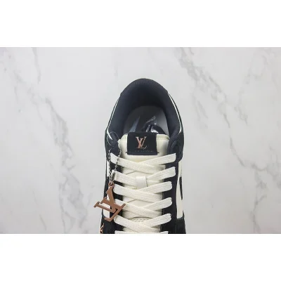 Louis Vuitton x Nike Dunk Low "Obsidian Black/Porcelain White" фото № 5 Louis Vuitton x Nike Dunk Low "Obsidian Black/Porcelain White" фото № 5