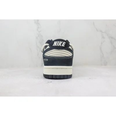 Louis Vuitton x Nike Dunk Low "Core Black/White/Double Lacing" фото № 9