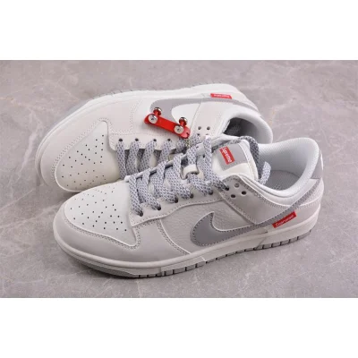 Supreme x Nike Dunk Low "Beige/Gray" фото № 2 Supreme x Nike Dunk Low "Beige/Gray" фото № 2